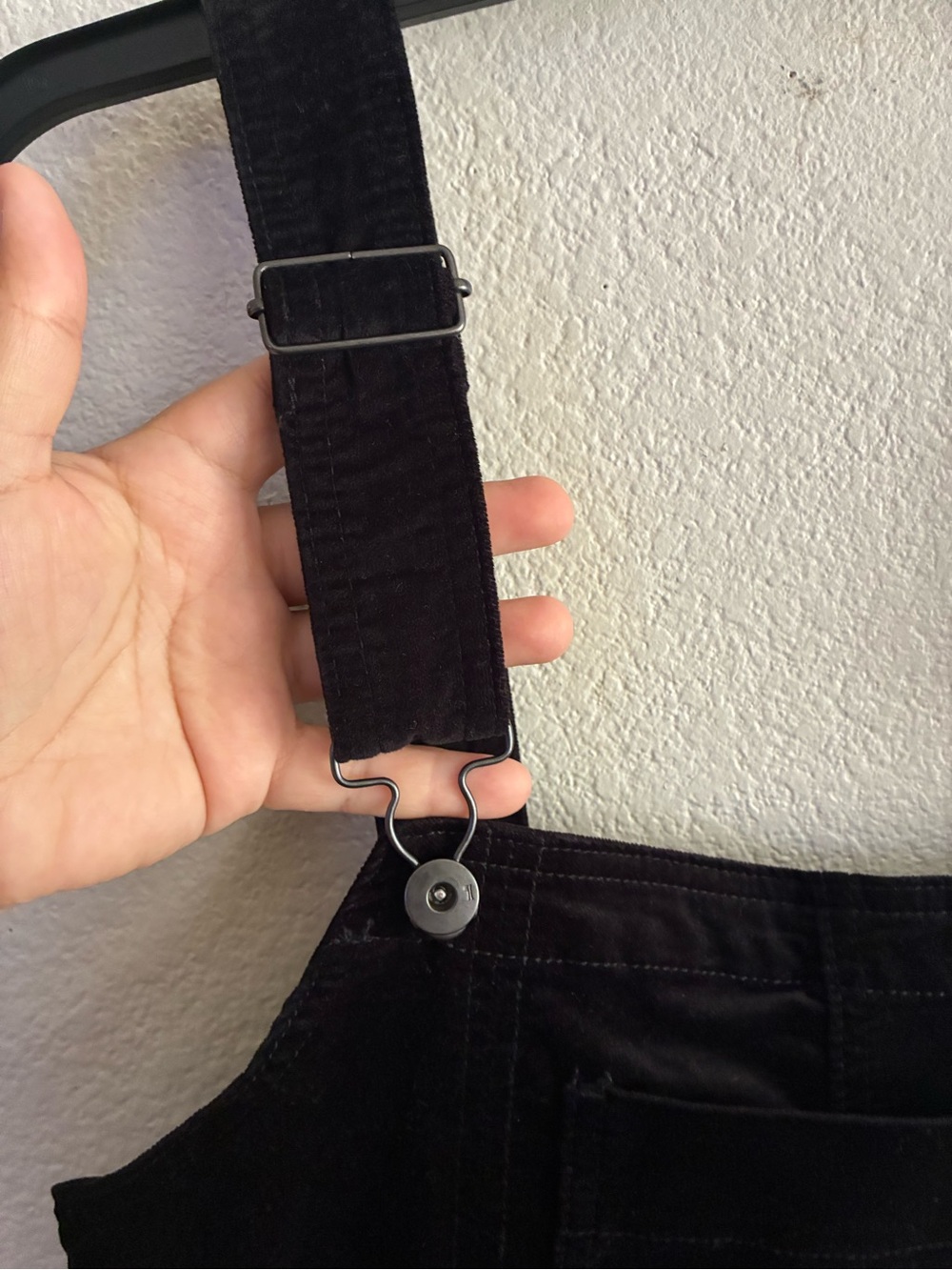 Pilcro Black Fit Flared Velvet Overalls 27 - Picture 6 of 14